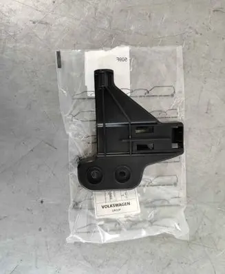 Rear bumper mounting bracket