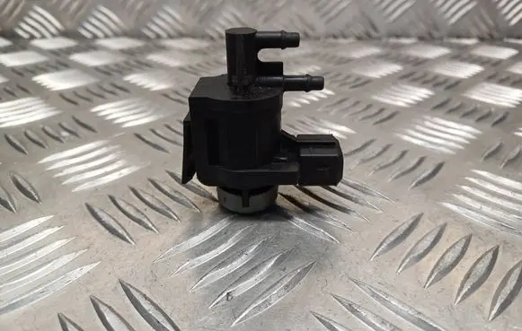 Audi A4 S4 B5 8D Turbo solenoid valve 1J0906283A