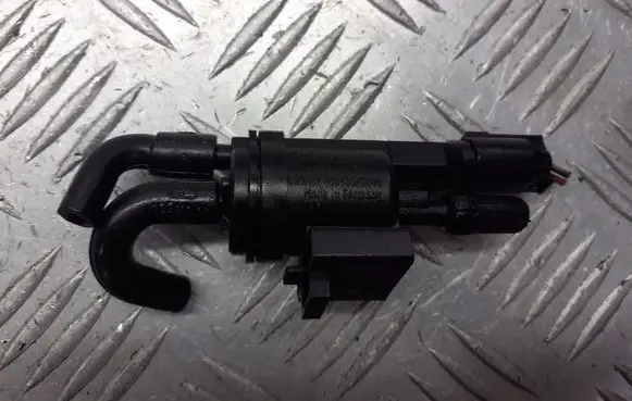 Mercedes-Benz C W203 Valve vacuum 0025401497