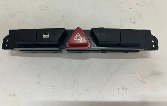 KIA Ceed Hazard light switch 937001H000