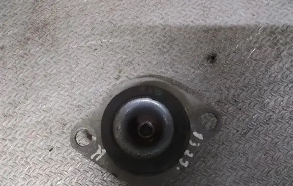 Renault Twingo II Gearbox mount 8200410218
