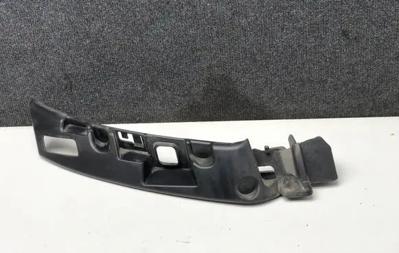 Front bumper mounting bracket