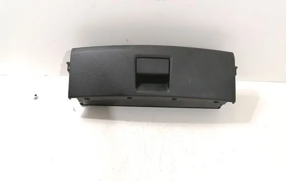 Glove box