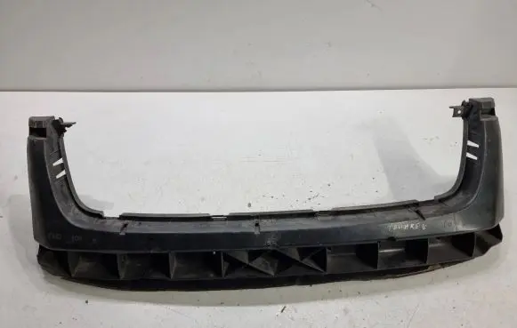 Volkswagen Touareg I Front bumper mounting bracket 7L6807699B
