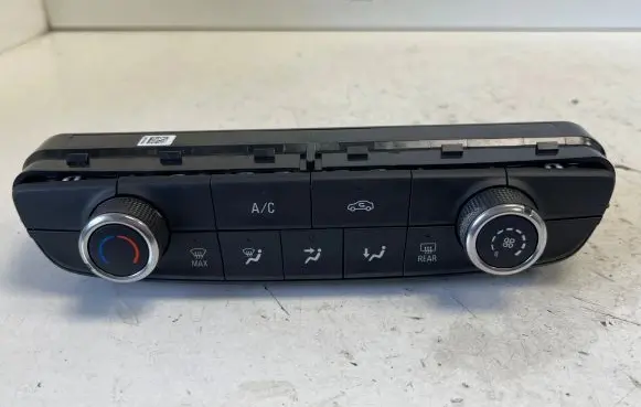 Opel Mokka B Climate control unit 9845184680