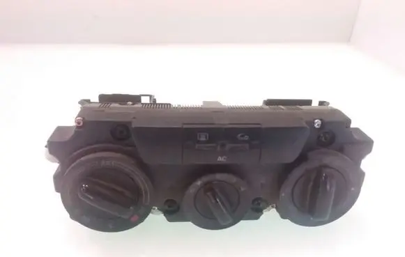 Skoda Octavia Mk2 (1Z) Climate control unit