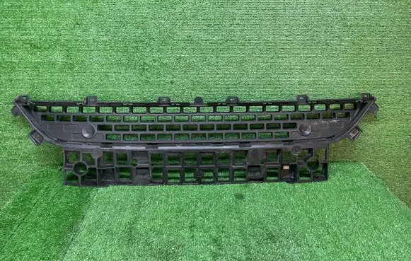 Renault Master III Front bumper lower grill 622546766R