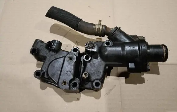 Peugeot 206 Thermostat housing 9654775080