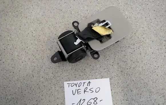 Toyota Verso Rear seatbelt 
