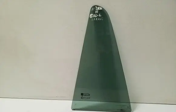 Opel Astra H Rear vent window glass 