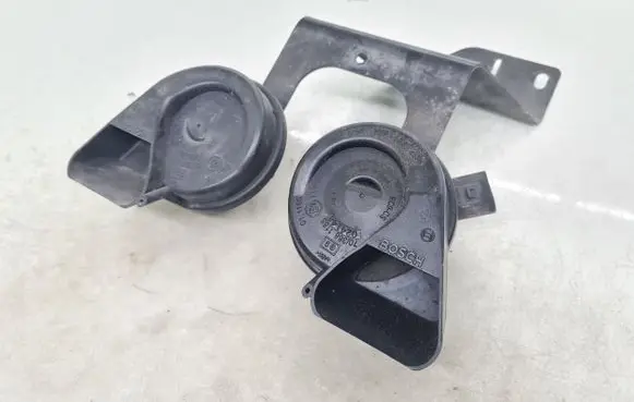 Audi A6 S6 C6 4F Horn signal 4F0951221 4F0951223