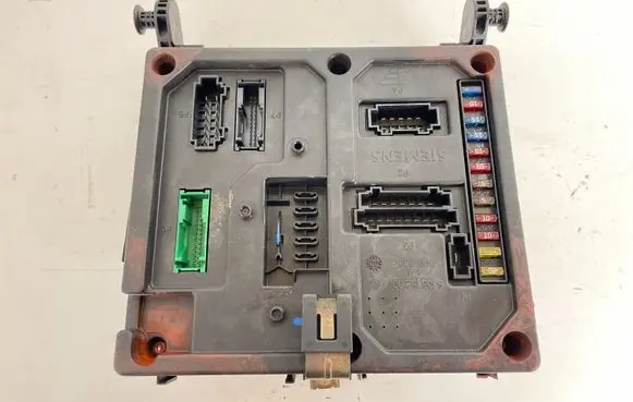 Ford Galaxy Fuse module