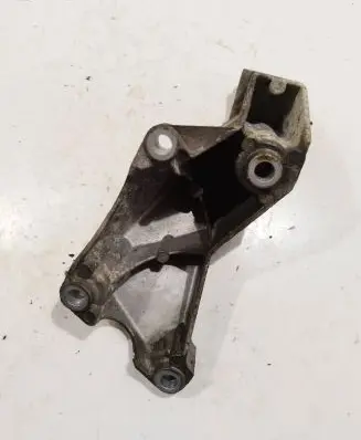 Audi A4 S4 B7 8E 8H Engine mounting bracket 8e0199307