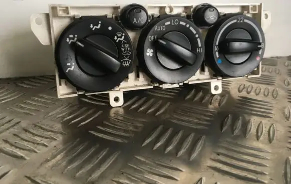 Toyota Avensis T220 Climate control unit 5590005091 MB1465700540