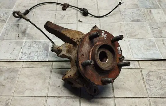 Front wheel hub