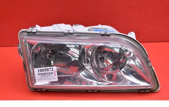 Volvo S40, V40 Headlight/headlamp 30899683
