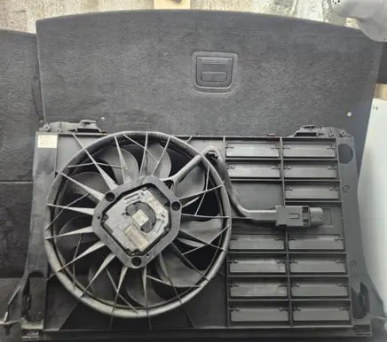 Audi A8 S8 D3 4E Electric radiator cooling fan 4E0121205H 0130706829