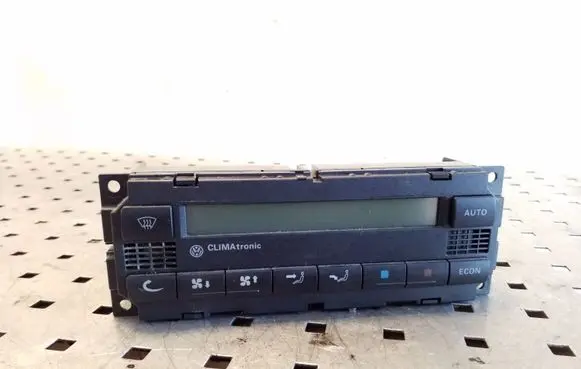 Volkswagen Golf IV Climate control unit