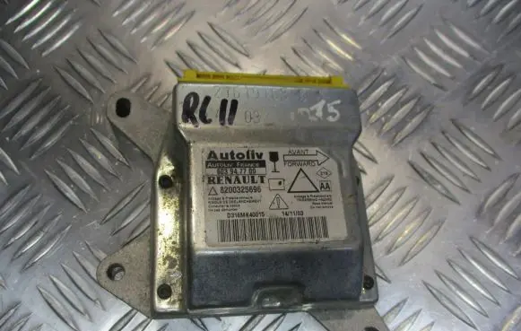 Renault Laguna II Airbag control unit/module 8200325696