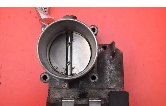 Volvo XC90 Throttle body valve 30711554