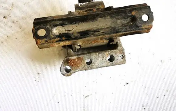 Mitsubishi Outlander Engine mount bracket mn184344