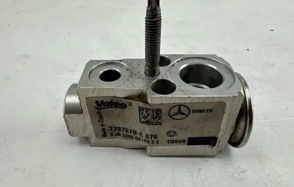 Mercedes-Benz EQC Air conditioning (A/C) expansion valve A0998300600