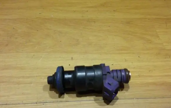 Volvo S40, V40 Fuel injector 9125118
