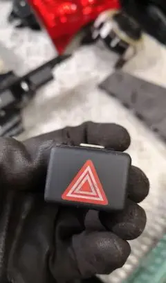 Audi A4 S4 B7 8E 8H Hazard light switch 8e0941509