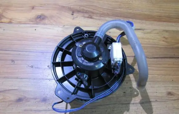Mazda 323 Heater fan/blower hb111be5m03 894000-0060