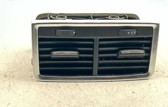 Audi Q7 4L Rear air vent grill 4L0819203