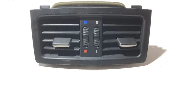 BMW 5 E60 E61 Rear air vent grill 6932023