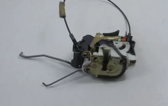 Mitsubishi Lancer Front door lock