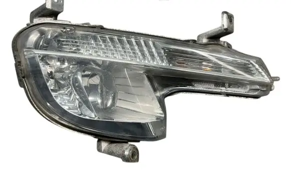 Peugeot 508 Front fog light 9670476180