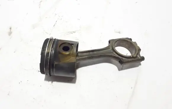 Volvo XC90 Piston with connecting rod 30731511