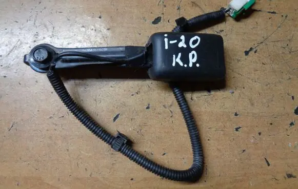 Hyundai i20 (GB IB) Front seatbelt buckle