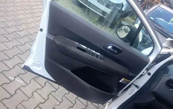 Peugeot 3008 I Front door card panel trim