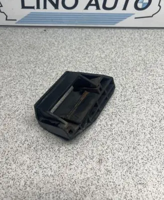 BMW 7 E65 E66 Radiator mount bracket 7508016