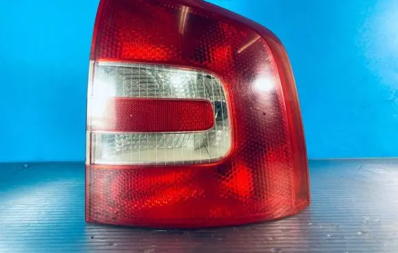 Skoda Octavia Mk2 (1Z) Rear/tail lights 1Z9945096B
