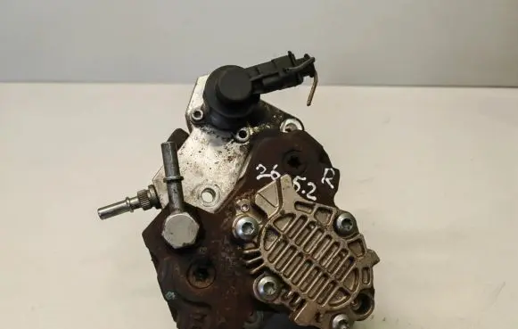 Opel Vivaro Fuel injection high pressure pump 8200680077 H8200385478 0445010099
