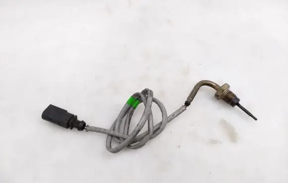Volkswagen PASSAT B8 Exhaust gas temperature sensor 04L906088BL