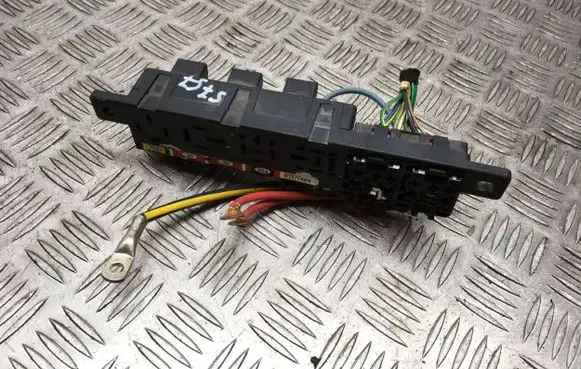 Volkswagen New Beetle Fuse module 896081002 8L0941822