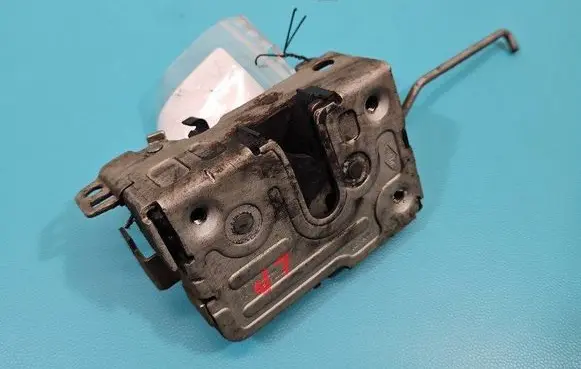 Iveco Daily 3rd gen Front door lock IMPRK1494176