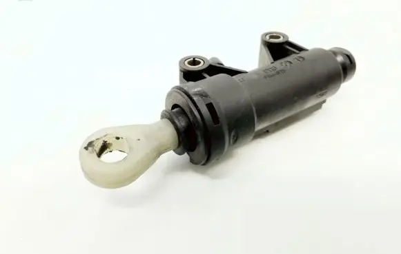 Clutch slave cylinder