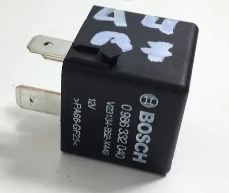 Audi A4 S4 B7 8E 8H Other relay 0986332040