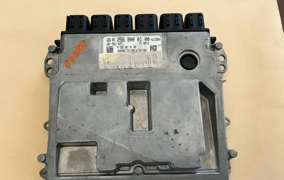 Mercedes-Benz S W222 Engine control unit/module ECU A2569000100