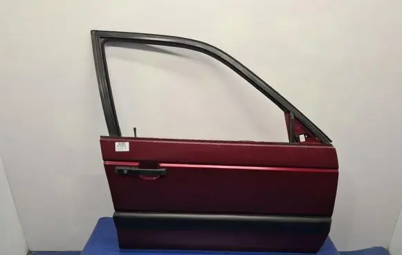 Volkswagen PASSAT B3 Front door LC3T