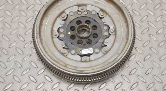 Audi A3 S3 8V Flywheel 06K105266P
