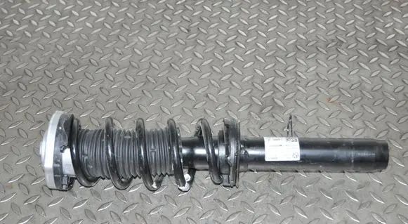 BMW 5 G30 G31 Front shock absorber/damper 6866609