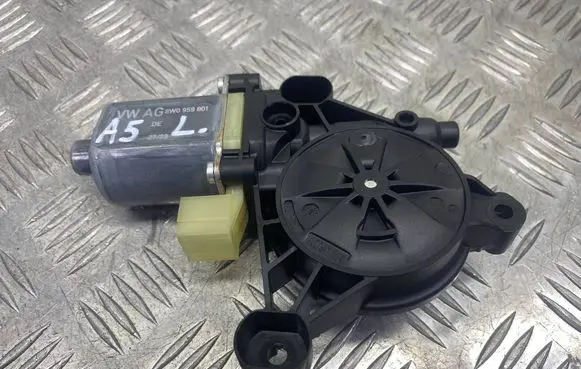 Audi A5 Front door window regulator motor 8W0959801