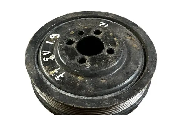 Volkswagen Golf V Crankshaft pulley 03G105243